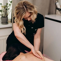 Масаж спини